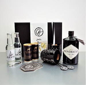 Gin & Tonic Geschenkeset - Sie möchten ein exclusives Gin & Tonic Geschenkeset,mit verschiedenen Nachtmann Gläsern der Serie Punk und Noblesse und ausgesuchten Tonics der Marken Gents,Windpiel Fentimans und Fever Tree, dann sind wir für Sie der Richtige Ansprechpartner! Außergewöhnliche Gins mit tollen Gläsern und Tonics sind für uns unsere Passion für Sie.